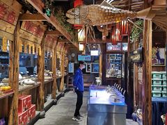 -野山舂·贵州现舂酸汤火锅(鸿通城店)