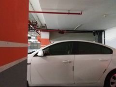 -绿地缤纷城-停车场