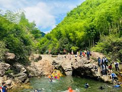 -安吉龙王山峡谷漂流