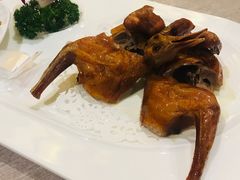 秘制红烧乳鸽-香云轩·顺德菜(香云纱园林酒店店)