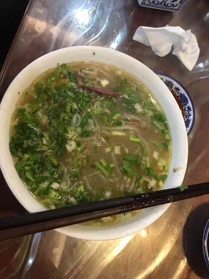 郝强强羊杂割-"[薄荷]环境:离住的酒店很近,国贸旁边的.