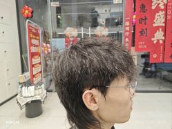 点击看大图 -摩登时代美发沙龙