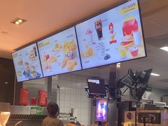 -麦当劳(汉口火车站候车室店)