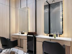 -HAIR CORNER