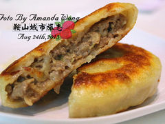 牛肉圆葱馅饼-圣河湾虾饺美食(站前店)