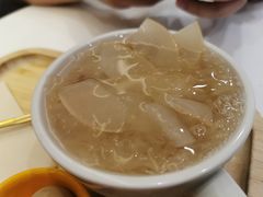 冰糖银耳炖雪梨-炖物24章·顺时轻养茶(杭州保利时光里店)