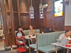 -阿瓦山寨·湘菜现炒·剁椒鱼头王(咸阳总店)