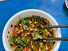 -牛华周记麻辣烫起源店