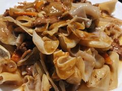 石耳炒肉-溪畔如家土菜馆