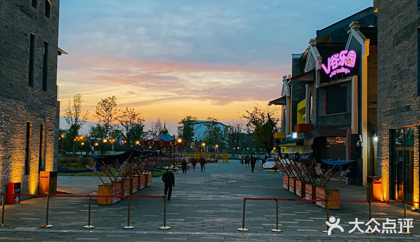 成都⛩｜一样的洛带古镇，不一样的风景🌈