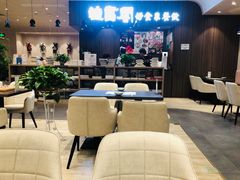 -钟书阁(群光广场店)