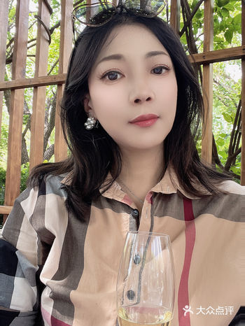 谁能懂,夏天的中午在户外享受美食的乐趣!