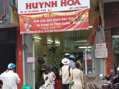 -Bánh Mì Huynh Hoa