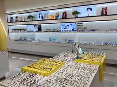 -J-Optical佳视明眼镜·蔡司视觉(青岛金茂览秀城店)