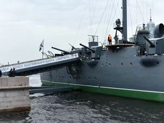 -阿芙乐尔号巡洋舰