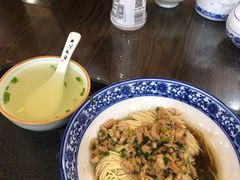 开洋葱油拌面-裕兴记•蟹黄面馆(人民广场店)