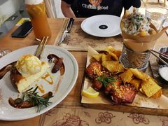 -Mark&Mars Restaurant