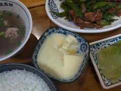 辣椒炒肉饭-三两粉(深圳龙华上塘店)