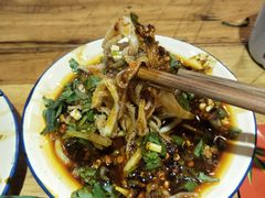 -拈签一笑黄牛肉辣卤串串