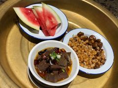 -沪小二炭火蛙锅(淮海中路美食不夜城店)