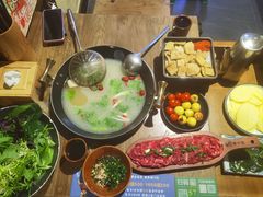 -贵厨酸汤牛肉(小十字店)