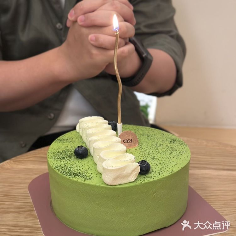 把春天的绿意捧在手心，生日仪式感拉满了！