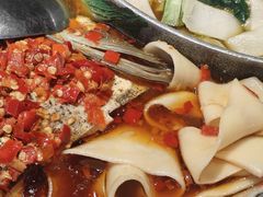 -阿瓦山寨·湘菜现炒·剁椒鱼头王(咸阳总店)