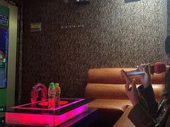 -欢乐驿站量贩式KTV(西丽店)