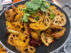 -川流不息·地道川菜·小龙虾(松东路店)