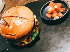 -HIGH FIVE哈福手工汉堡(桂林路店)