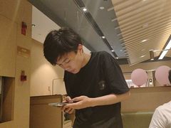 -海底捞火锅(新松江路生日主题店)