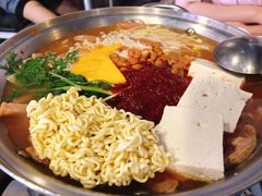 部队火锅-富乐满韩国正宗炸鸡韩国料理(虹泉路店)