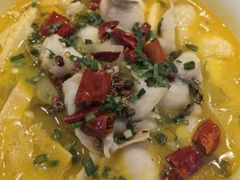 -渝是乎酸菜鱼(龙旗购物中心店)