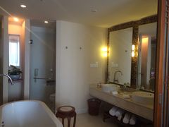 三亚亚龙湾华宇度假酒店(原三亚华宇皇冠假日酒)-三亚亚龙湾雅高美爵酒店