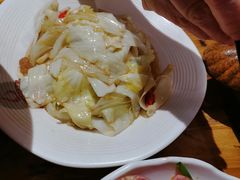 手撕莲花白-老滇山寨•云南特色菜•地方菜•民族风情歌舞表演(金碧店)