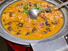 小鸡炖蘑菇-上关雪東北菜(中房金谊店)