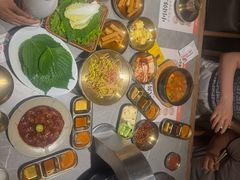 -草家酱蟹炭火烤肉店(珲春南路一店)