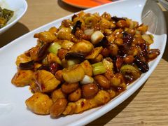 宫保鸡丁-渝信川菜 · 川味家常菜(财富购物中心店)