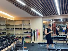 -CXFIT 陈徐健身工作室(凯旋店)