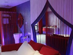 -天鹅恋主题酒店(光谷广场步行街店)