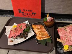 -山川小町·极番烧肉(新地假日广场店)