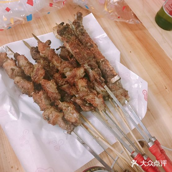 新疆亚森兄弟烤羊肉串(先烈路店)