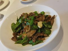 -鱼鲜饭香·招牌汽锅剁椒鱼头王