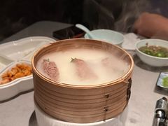 -左庭右院鲜牛肉火锅黑金店(陆家嘴中心店)