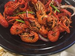 -虾弄弄海派小龙虾·牛羊蝎子火锅