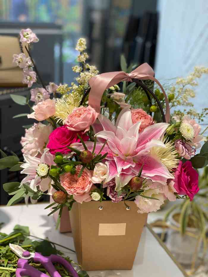 花在花上 young floral studio-"在classpass约了插花的课,这家店.