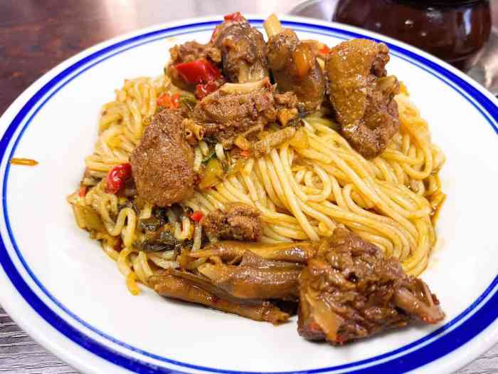 宋记老南昌啤酒鸭拌粉(万象店)-"味道不错.就是有点咸,吃一次还好.