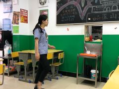 大堂-做了不起的80后