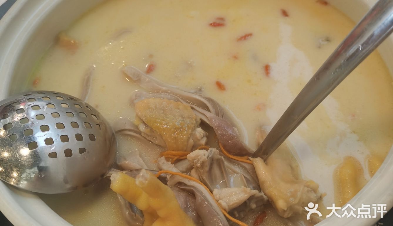 油条好评，跟以往吃的不同，这油条口感更厚实