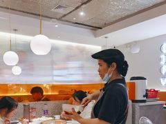 -黄记煌三汁焖锅(新佳丽江汉路店)